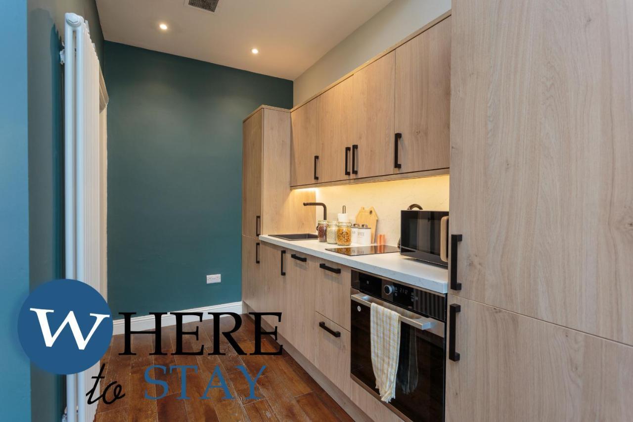 Stylish 2Bed Apartment Underneath Edinburgh Castle Exterior photo